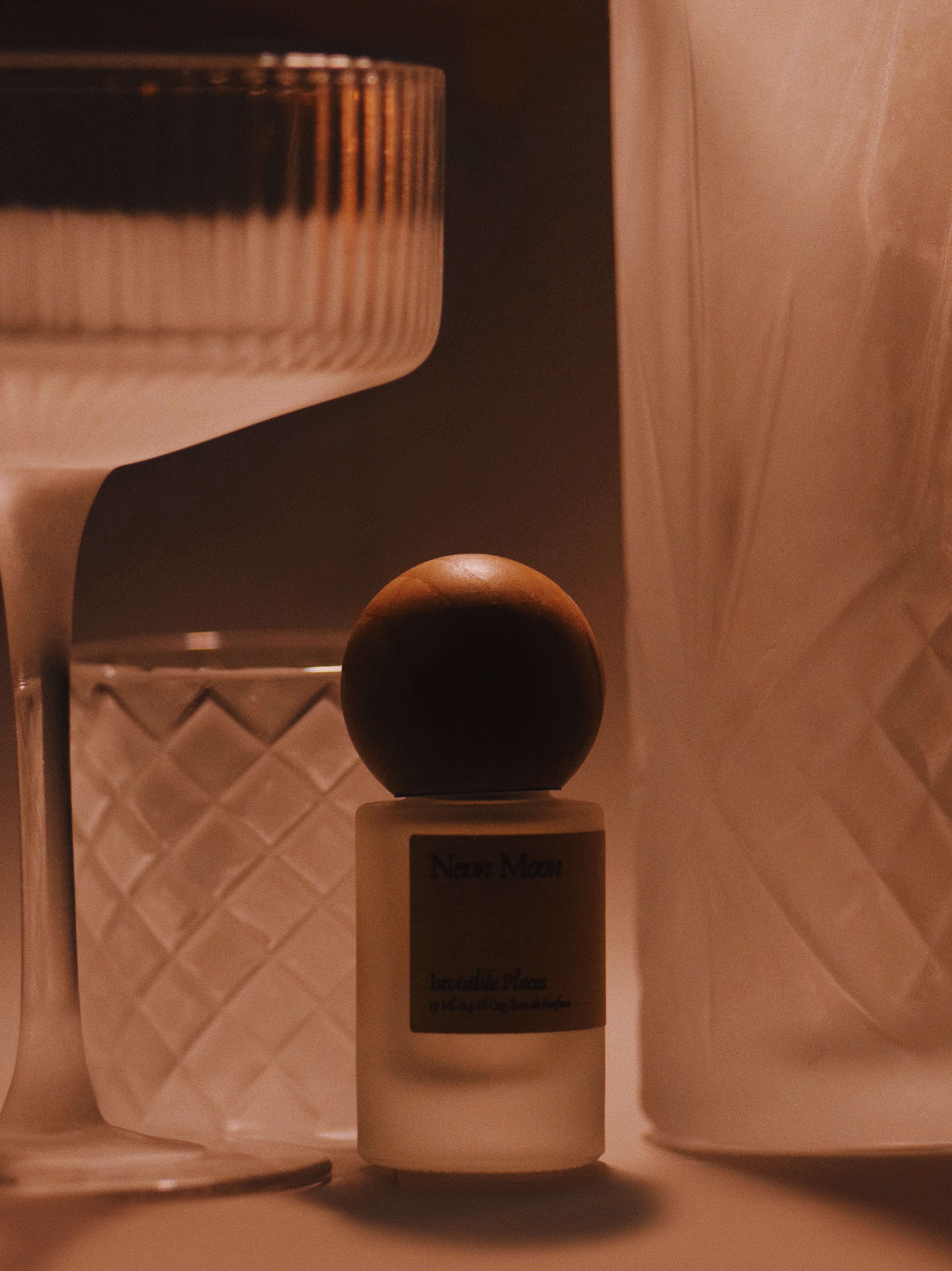 Neon Moon Eau de Parfum (2025)